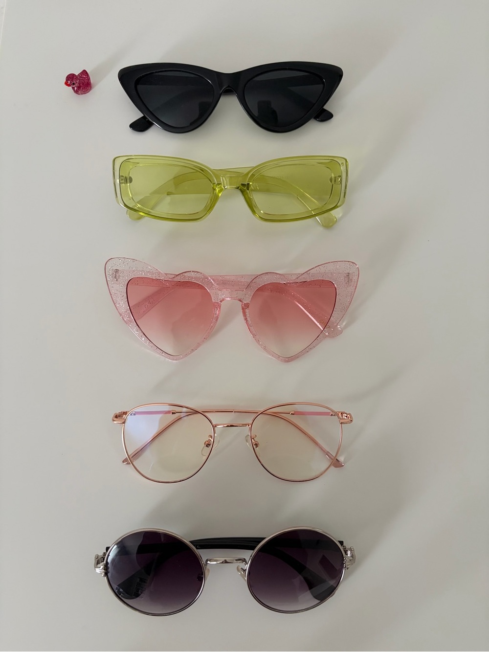 Assorted Women's Fashion Sunglasses - Pink, Black, Green, Rose, Purple